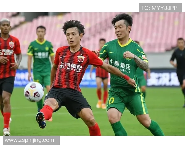 足球盛宴：深入解析上海足球队的团队协作与战术配合之道