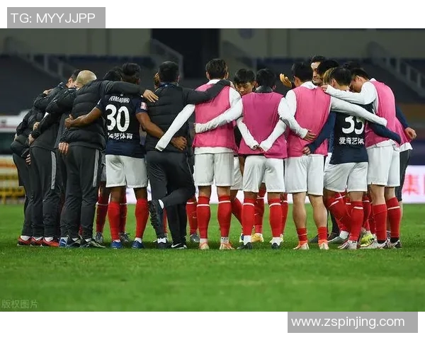 锦标赛点评：重庆足球队的配合表现